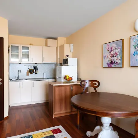 Апартаменты превъзходен къщата на мечтите-златни пясъци на първа линия Варна