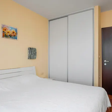 Апартамент превъзходен къщата на мечтите-златни пясъци на първа линия